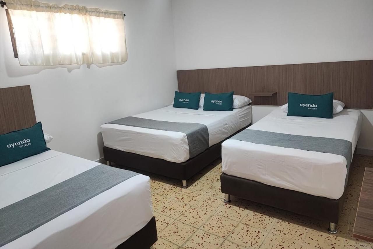 Ayenda Hotel Helenas Риоача Экстерьер фото